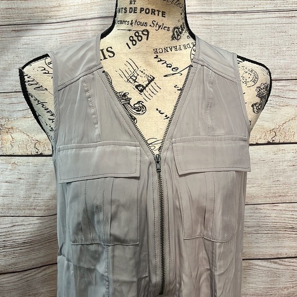 Lola & Sophie Sleeveless Top Safari Tank Zipper Pockets Size XS Gray - Picture 2 of 8